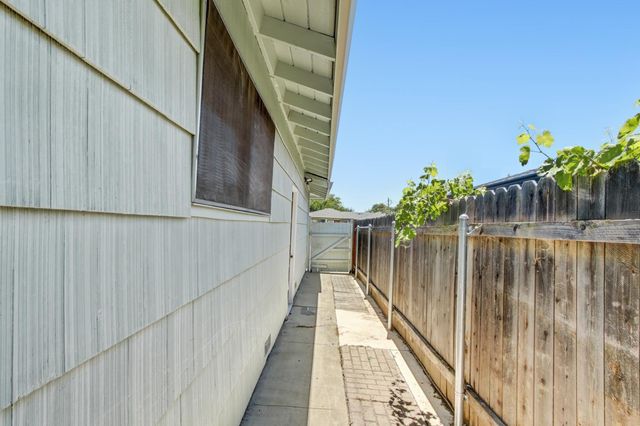 208 Baldwin Ave, Roseville, CA 95678