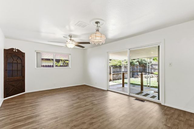 208 Baldwin Ave, Roseville, CA 95678