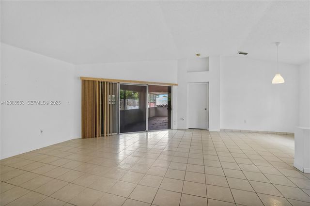 18825 NW 52nd Ct, Miami Gardens, FL 33055