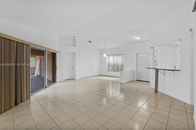 18825 NW 52nd Ct, Miami Gardens, FL 33055