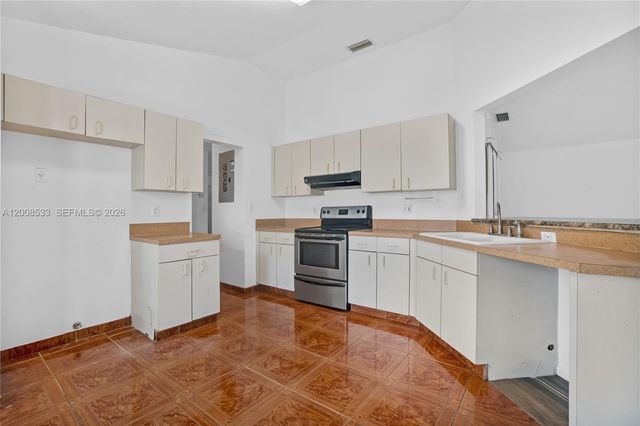 18825 NW 52nd Ct, Miami Gardens, FL 33055