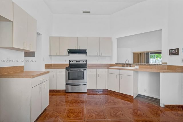 18825 NW 52nd Ct, Miami Gardens, FL 33055