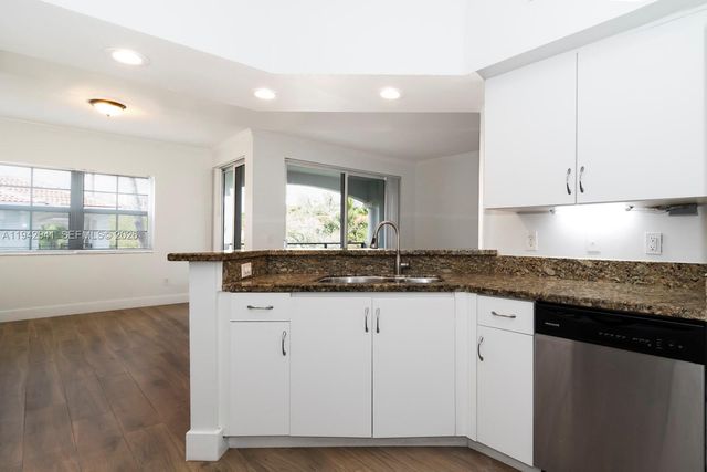 3215 NE 184th Street 14301, Aventura, FL 33160