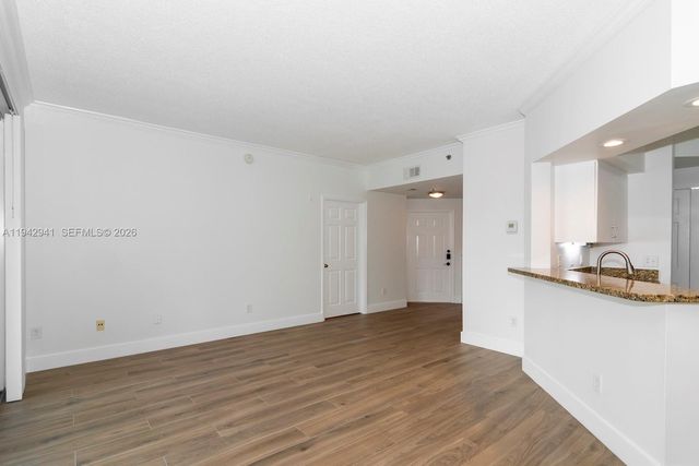 3215 NE 184th Street 14301, Aventura, FL 33160
