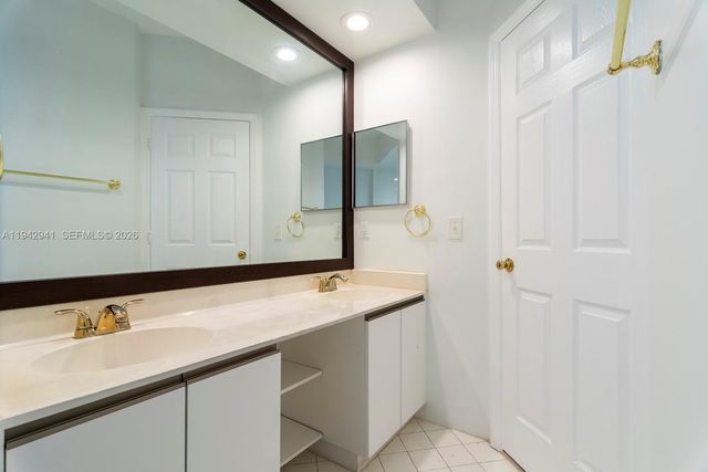 3215 NE 184th Street 14301, Aventura, FL 33160