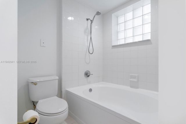 3215 NE 184th Street 14301, Aventura, FL 33160