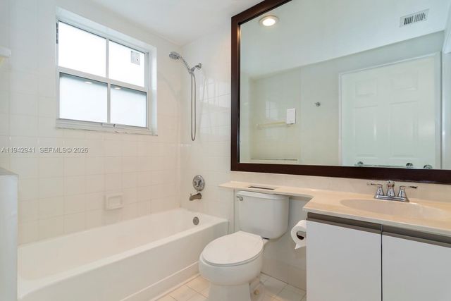 3215 NE 184th Street 14301, Aventura, FL 33160