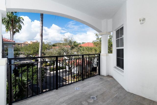 3215 NE 184th Street 14301, Aventura, FL 33160