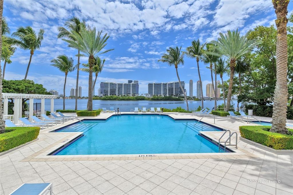 3215 NE 184th Street 14301, Aventura, FL 33160