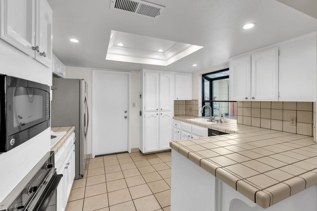 4161 W Fremont Avenue, Fresno, CA 93722