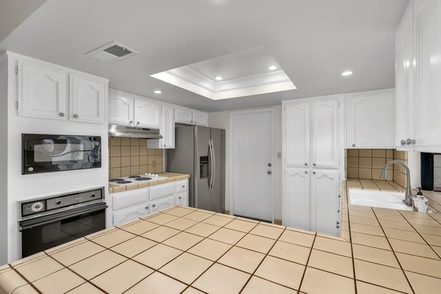 4161 W Fremont Avenue, Fresno, CA 93722