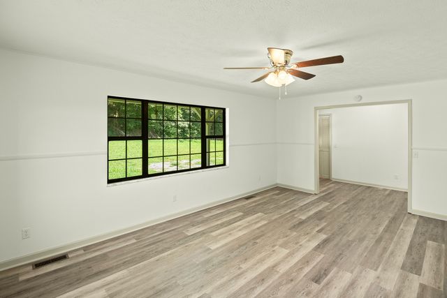 4635 Warrensburg Rd, Greeneville, TN 37743