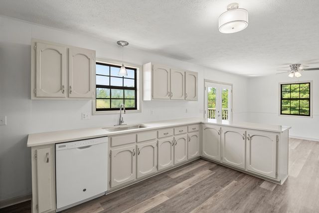 4635 Warrensburg Rd, Greeneville, TN 37743