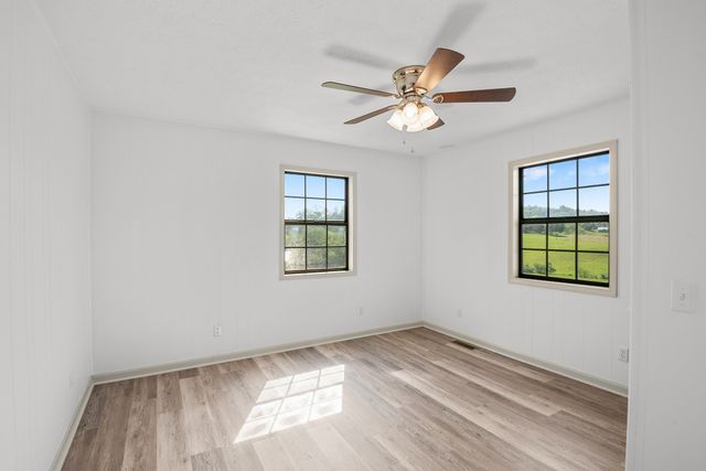 4635 Warrensburg Rd, Greeneville, TN 37743
