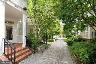 2074 N OAKLAND ST, Arlington, VA 22207