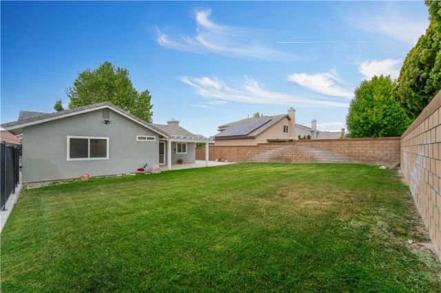 2827 W Milling, Lancaster, CA 93536
