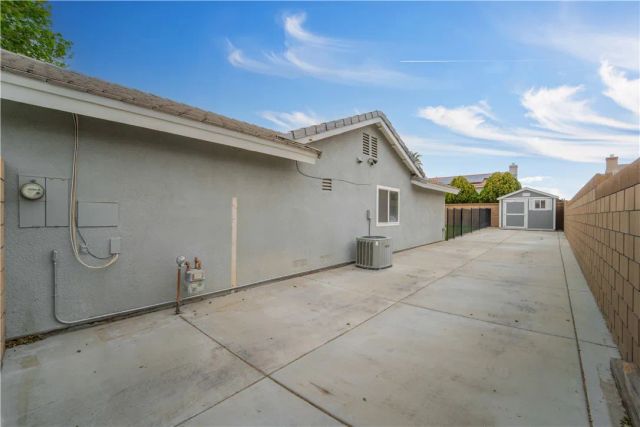 2827 W Milling, Lancaster, CA 93536