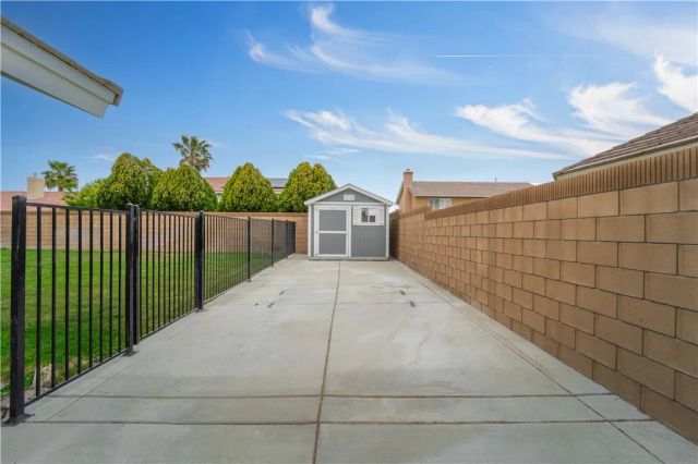 2827 W Milling, Lancaster, CA 93536