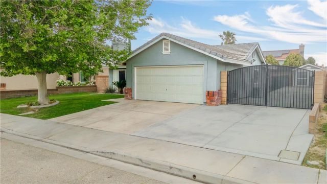 2827 W Milling, Lancaster, CA 93536