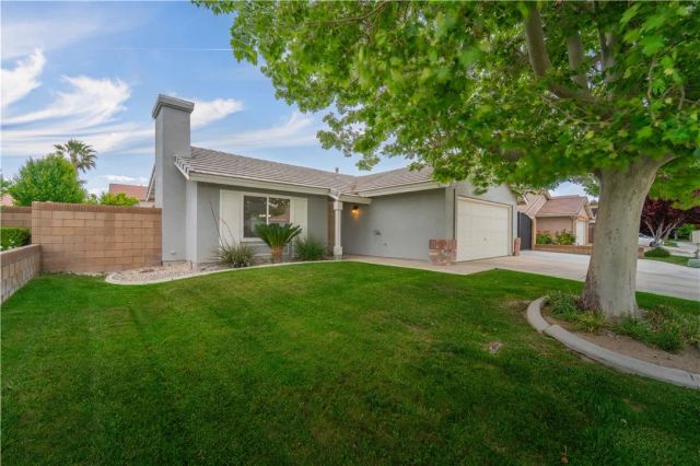 2827 W Milling, Lancaster, CA 93536