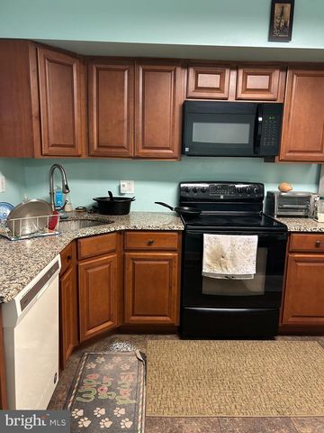 19 ELJAN DR, Doylestown, PA 18901