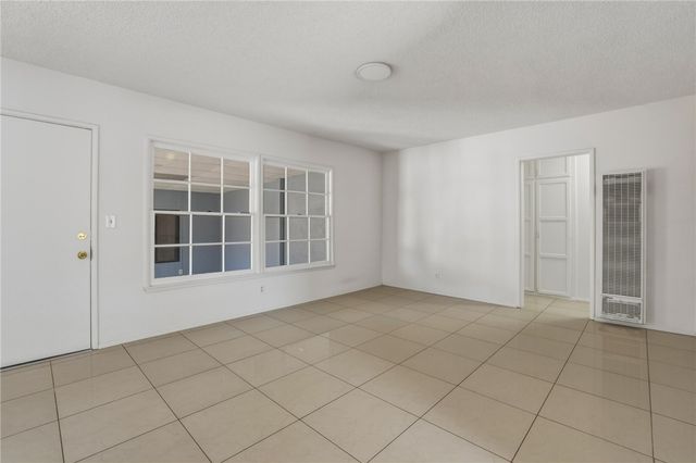 561 N Park, Rialto, CA 92376