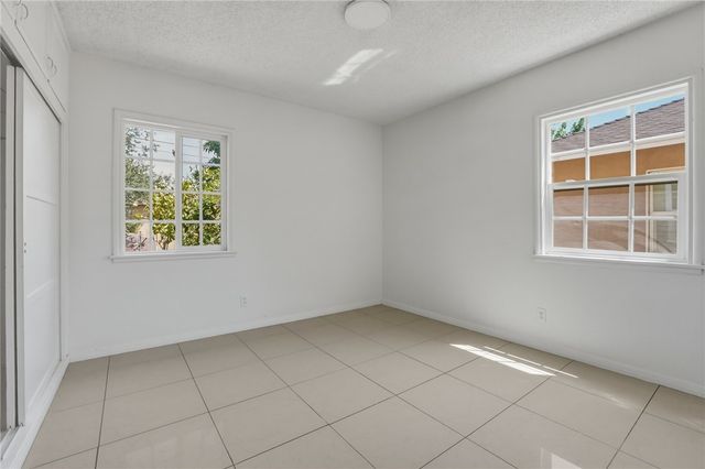 561 N Park, Rialto, CA 92376