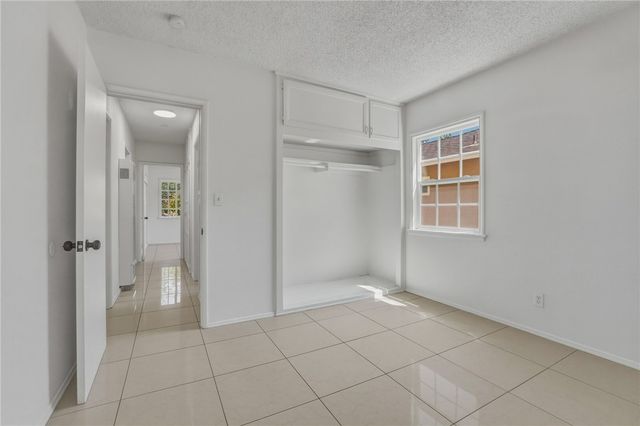 561 N Park, Rialto, CA 92376