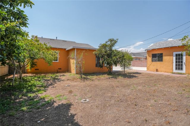 561 N Park, Rialto, CA 92376
