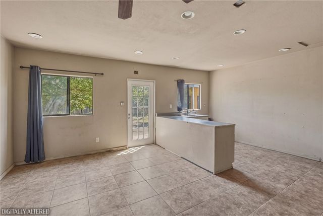 561 N Park, Rialto, CA 92376