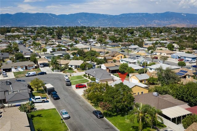 561 N Park, Rialto, CA 92376
