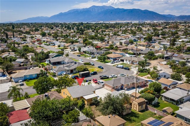 561 N Park, Rialto, CA 92376