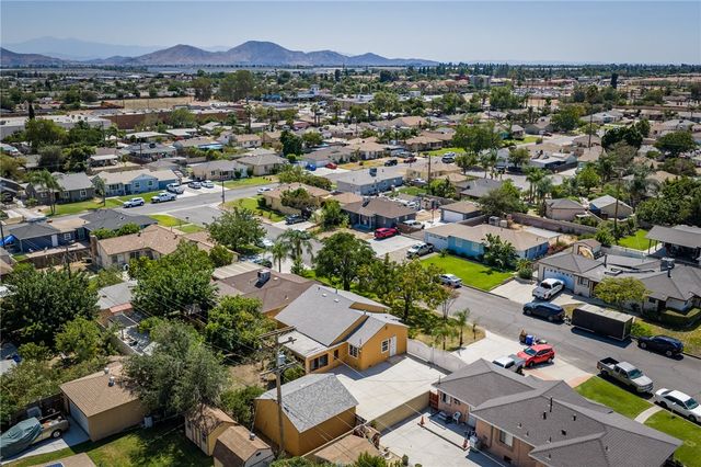 561 N Park, Rialto, CA 92376