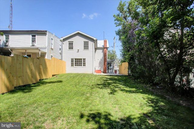 448 E KING ST, Shippensburg, PA 17257