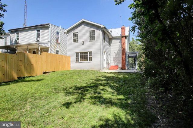 448 E KING ST, Shippensburg, PA 17257