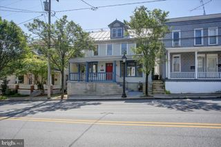 448 E KING ST, Shippensburg, PA 17257