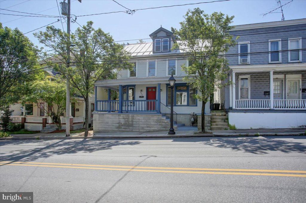 448 E KING ST, Shippensburg, PA 17257