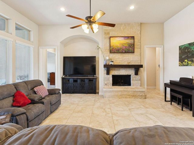 1147 Sapling Spring, New Braunfels, TX 78132
