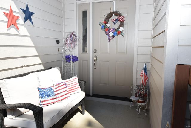 9392 S Harbour Pointe Drive, Bloomington, IN 47401