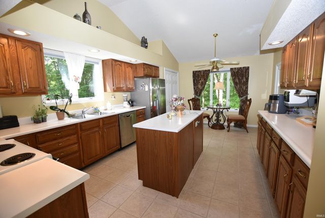 9392 S Harbour Pointe Drive, Bloomington, IN 47401