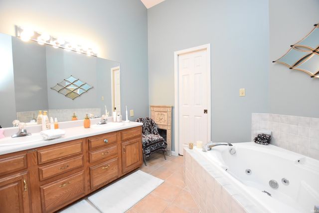 9392 S Harbour Pointe Drive, Bloomington, IN 47401