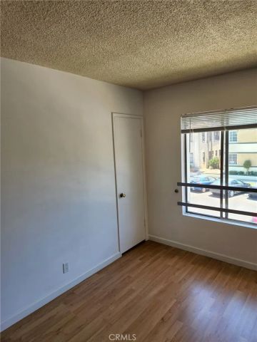 1525 E 2nd Street 6, Long Beach, CA 90802