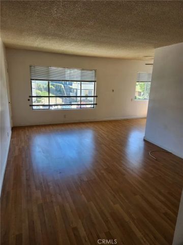 1525 E 2nd Street 6, Long Beach, CA 90802