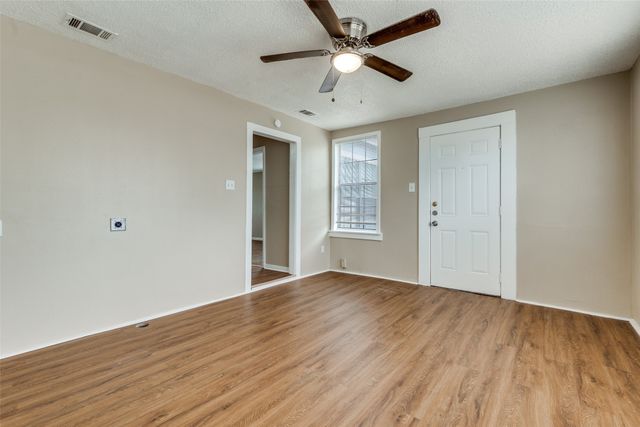 2427 Hudspeth Avenue, Dallas, TX 75216