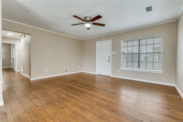 2427 Hudspeth Avenue, Dallas, TX 75216