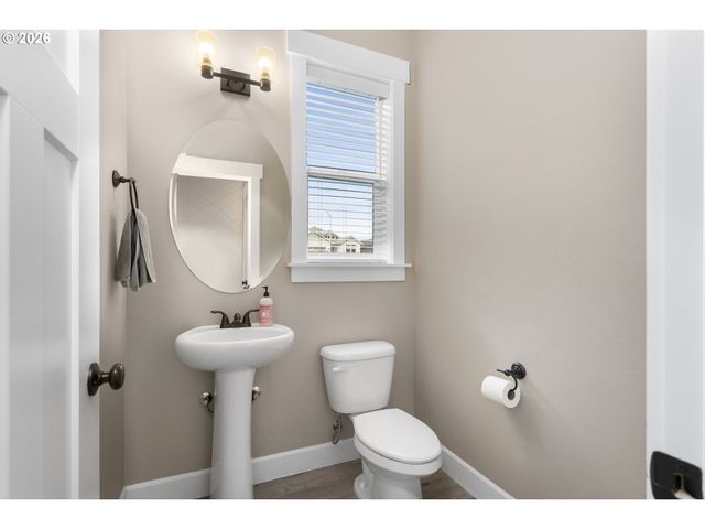 1001 Ne REGAN HILL Loop, Estacada, OR 97023