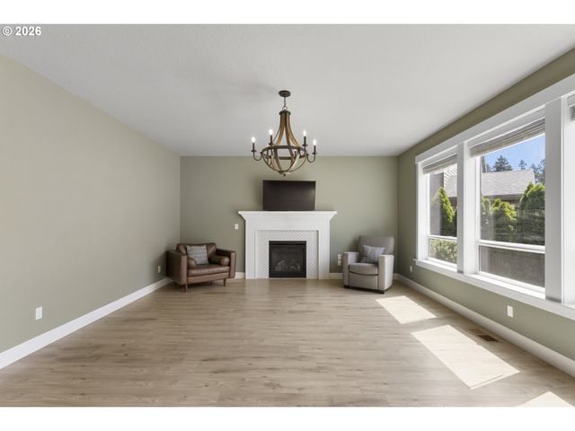 1001 Ne REGAN HILL Loop, Estacada, OR 97023