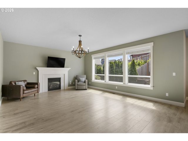 1001 Ne REGAN HILL Loop, Estacada, OR 97023