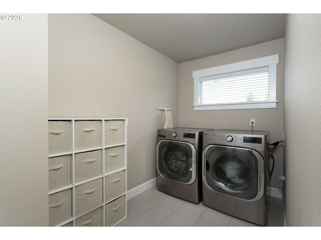 1001 Ne REGAN HILL Loop, Estacada, OR 97023