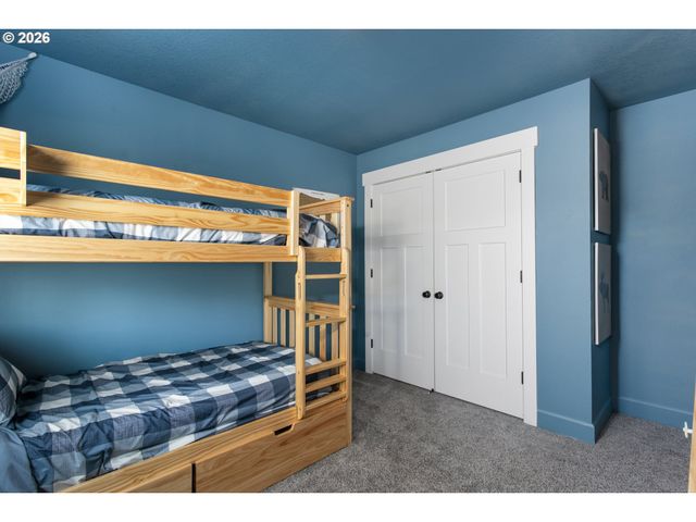 1001 Ne REGAN HILL Loop, Estacada, OR 97023